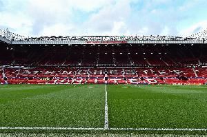 记者:曼联明年6月计划举办训练基地一日游,单日可创收10万英镑