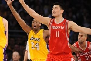 姚明最传奇巅峰之战？杨毅：09季后赛打湖人G1 受伤上演王者归来