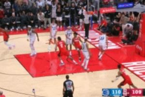 这球舒服！杜兰特持球突破破坏防守 分球助阿门暴扣空篮